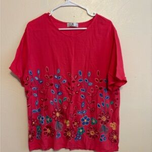 Chic Red Floral Embroidered Women's Tee